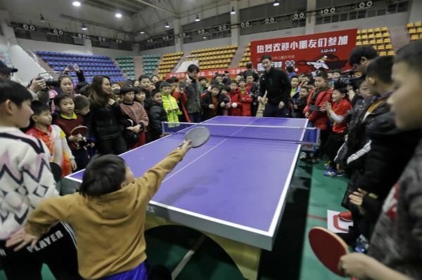 塞展现了超 塞展现了超