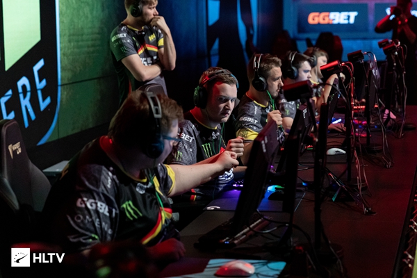 旧时光辉的 旧时光辉的