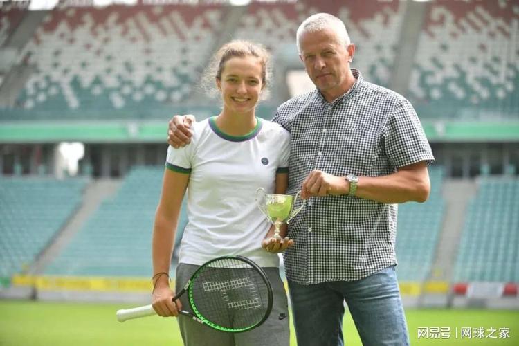 相比之下 相比之下